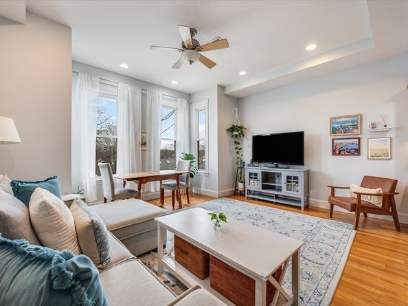 39 Chestnut St 2C, Stoneham MA 02180