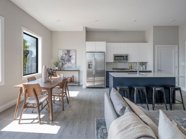 656 Saratoga 211, Boston MA 02128
