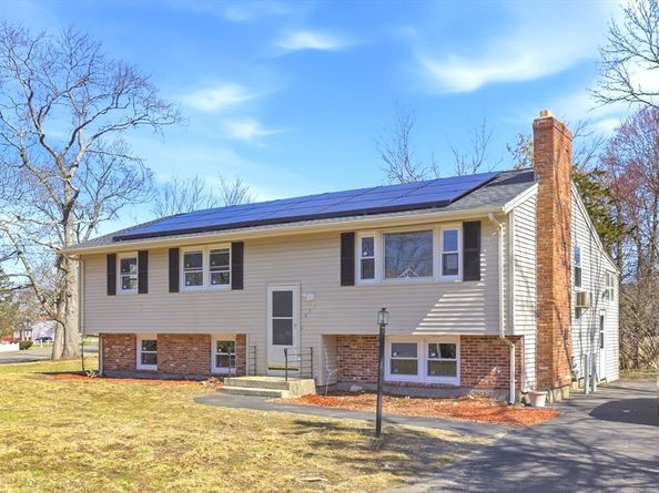 607 Turnpike St, Stoughton MA 02072