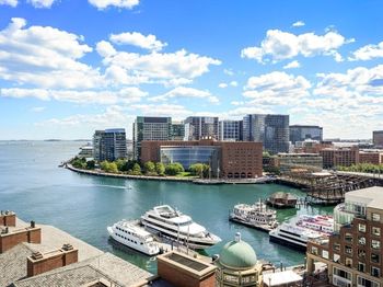 10 Rowes Wharf