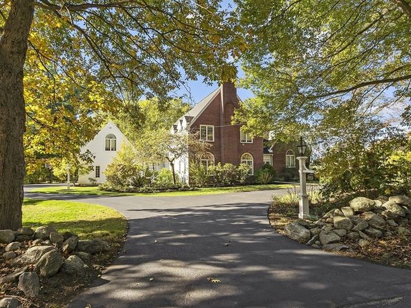 853 Strawberry Hill Rd, Concord MA 01742