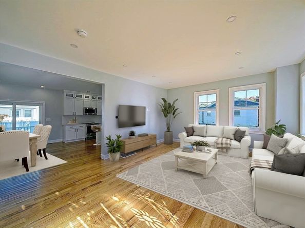 1905 River St 1905, Boston MA 02136