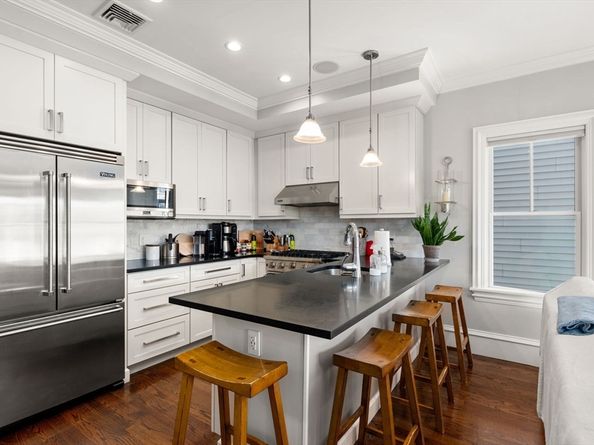 862 East 2nd St 6, Boston MA 02127