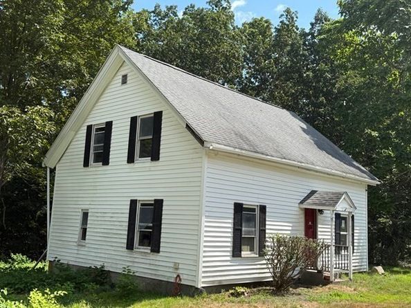 303 Ponakin Rd, Lancaster MA 01523