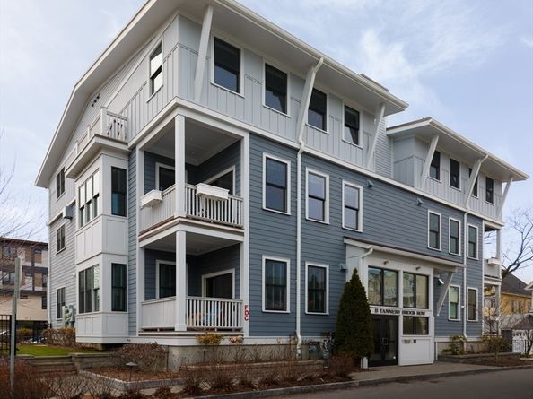 11 Tannery Brook Row 3, Somerville MA 02144