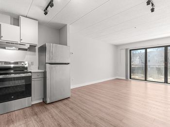 881 Broadway
