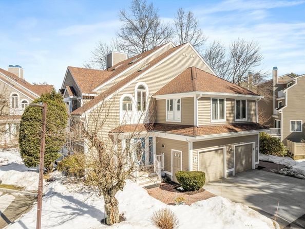 47 Pointe Rok Dr 47, Worcester MA 01604