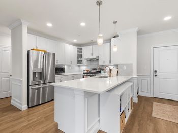 320 Middlesex Ave