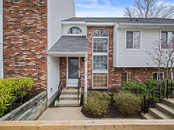 121 Tall Oaks Dr