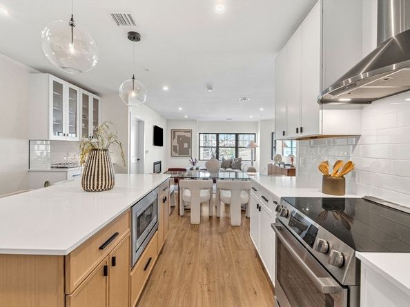 20 Audubon Way 405, Canton MA 02021