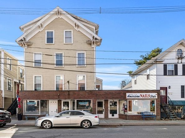 126 Pleasant St, Marblehead MA 01945