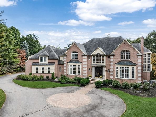 8 Stratford Way, Lincoln MA 01773