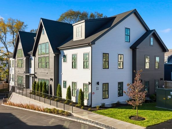 11 Boynton St. 202, Swampscott MA 01907