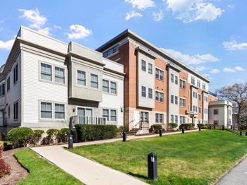 321 Hammond Pond Pkwy