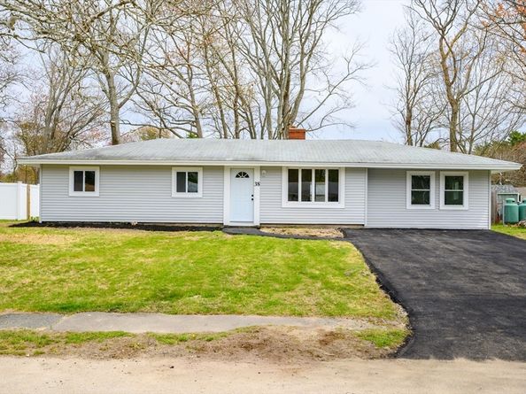 38 Marion St, Holbrook MA 02343