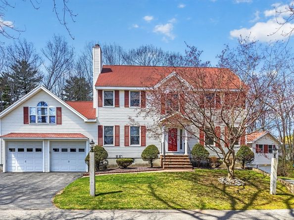 22 Mcrayne Hill Rd, Billerica MA 01821