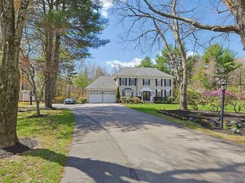 8 Weyman Ln