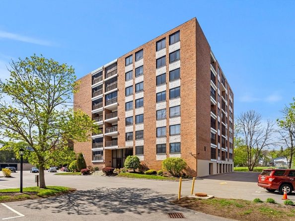51 Melrose St 2D, Melrose MA 02176