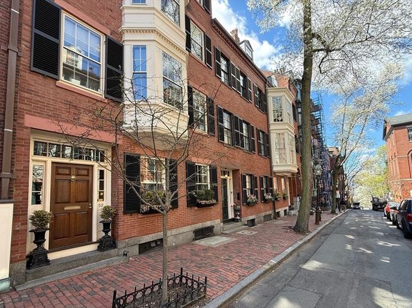 52 Pinckney St, Boston MA 02114