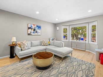 48 Regent Circle