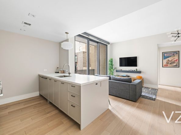 540 6th Avenue 6F, New York NY 10011