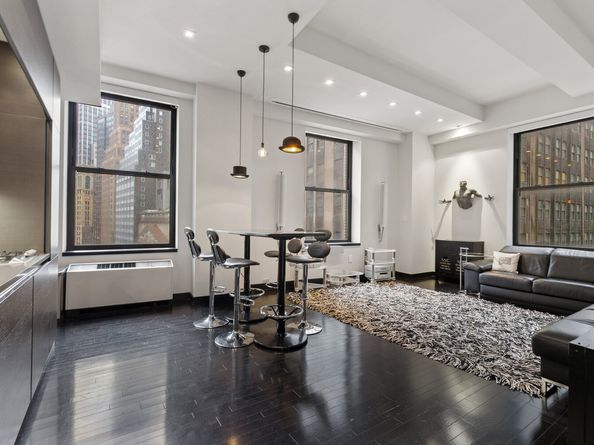 20 Pine Street 907/908, New York NY 10005