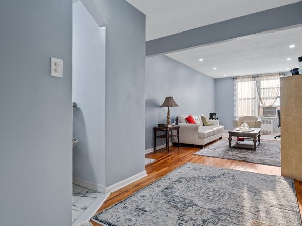 67-30 Clyde Street 5T, Queens NY 11375