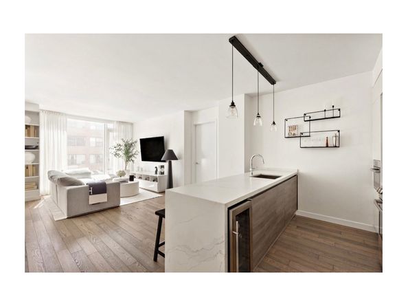 505 West 43rd Street 4H, New York NY 10036