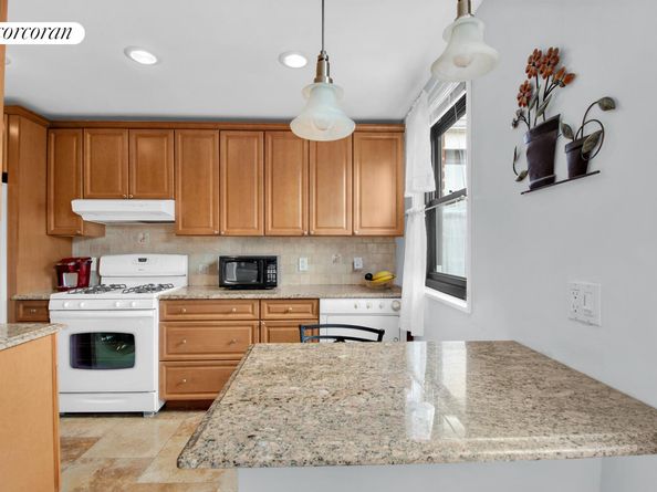 21-29 Utopia Parkway UPSTAIRS, Queens NY 11357