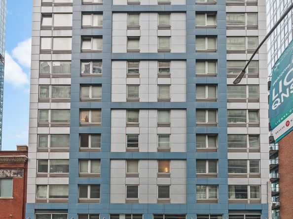 44-27 Purves Street 8D, Queens NY 11101