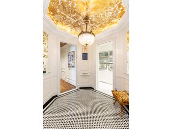 2211 Broadway