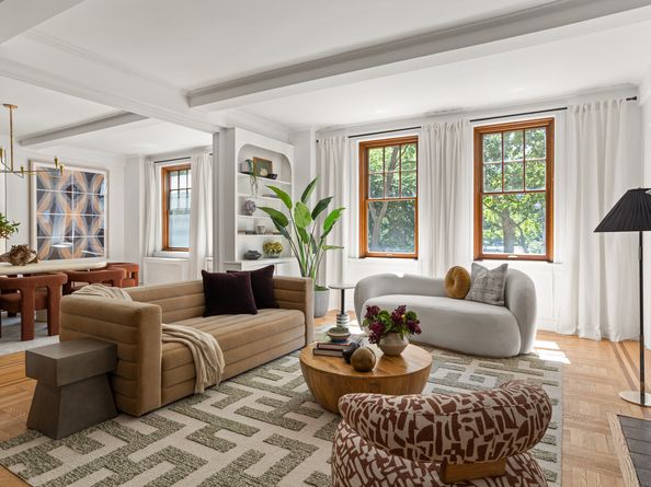 32 Washington Square W 3E, New York NY 10011