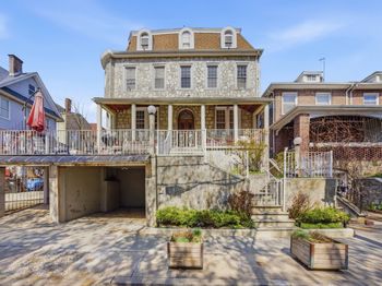 15 Fort Charles Place