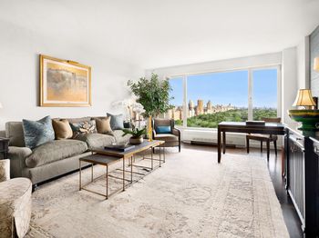 200 Central Park S