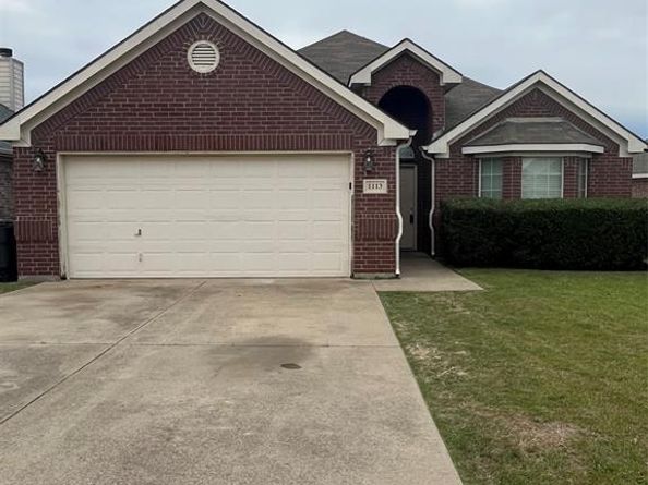 1113  Manhassett Court , Fort Worth Texas 76140