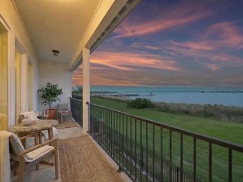 5238  Lake Terrace Court 