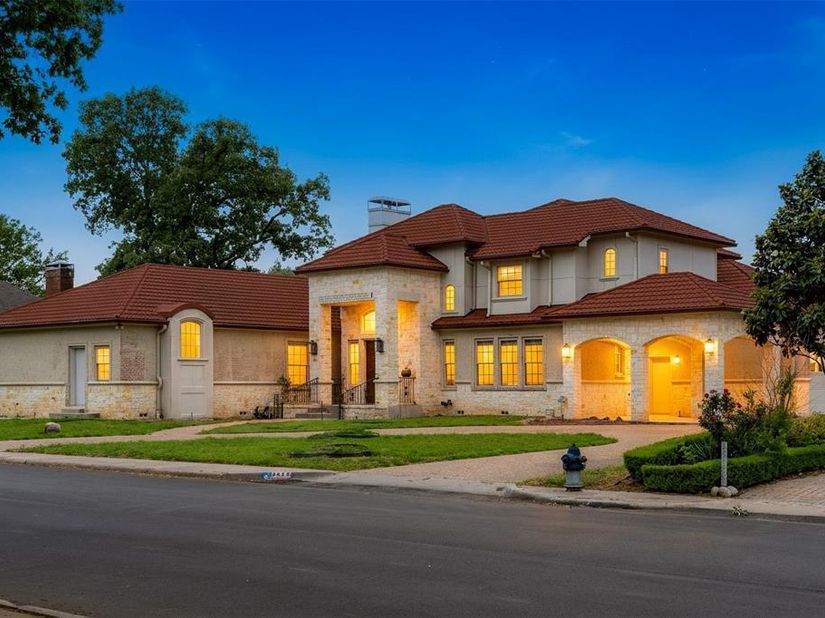 1513  Canyon Oaks Drive , Irving Texas 75061
