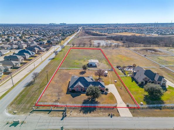 801  Creek Hollow Lane , Fort Worth Texas 76131