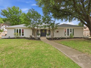 205  Circleview Drive N