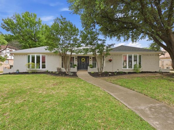 205  Circleview Drive N, Hurst Texas 76054