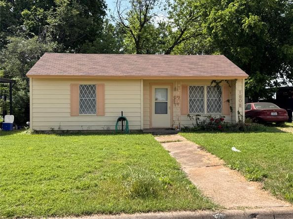 1608  Bell Avenue , Blue Mound Texas 76131