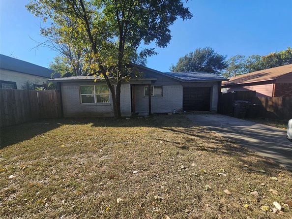 1044 E Cantey Street , Fort Worth Texas 76104
