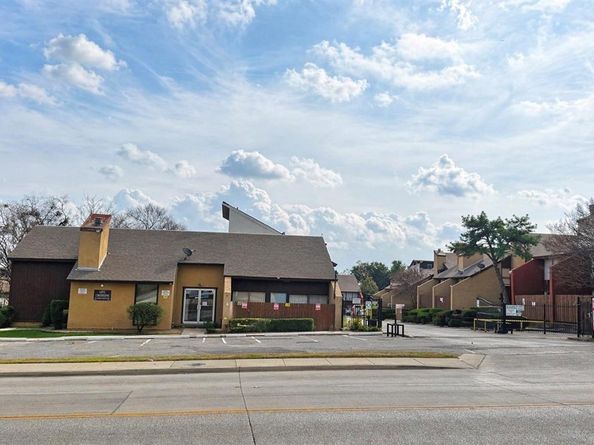 7152  Fair Oaks Avenue  2087, Dallas Texas 75231