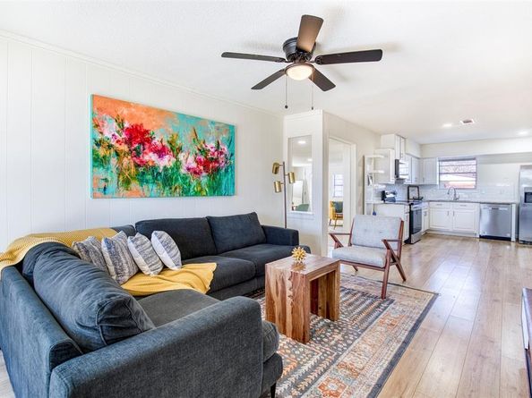 121  Sunflower Drive , Garland Texas 75041