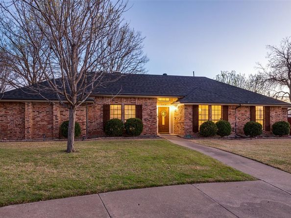 2418  Vista Glen Lane , Carrollton Texas 75007