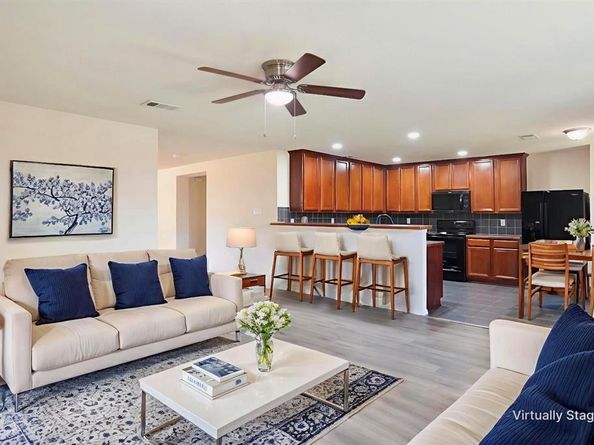 2513  Tan Oak Drive , Dallas Texas 75212