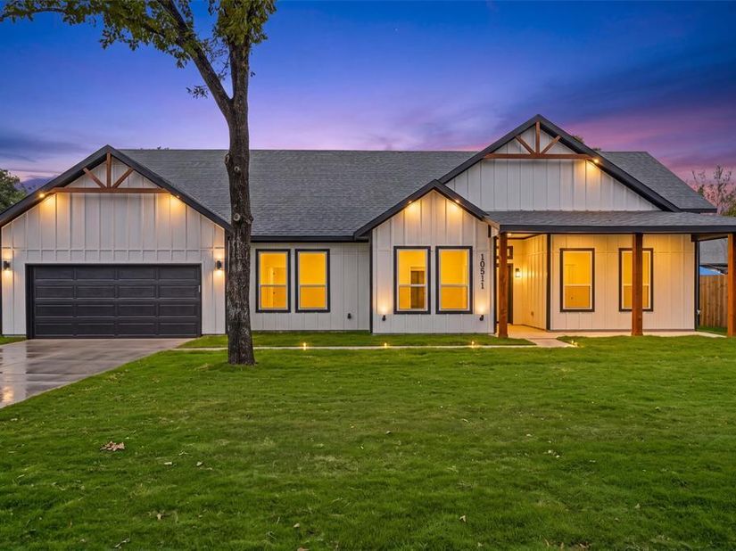 10511  Casnett Drive , Dallas Texas 75217
