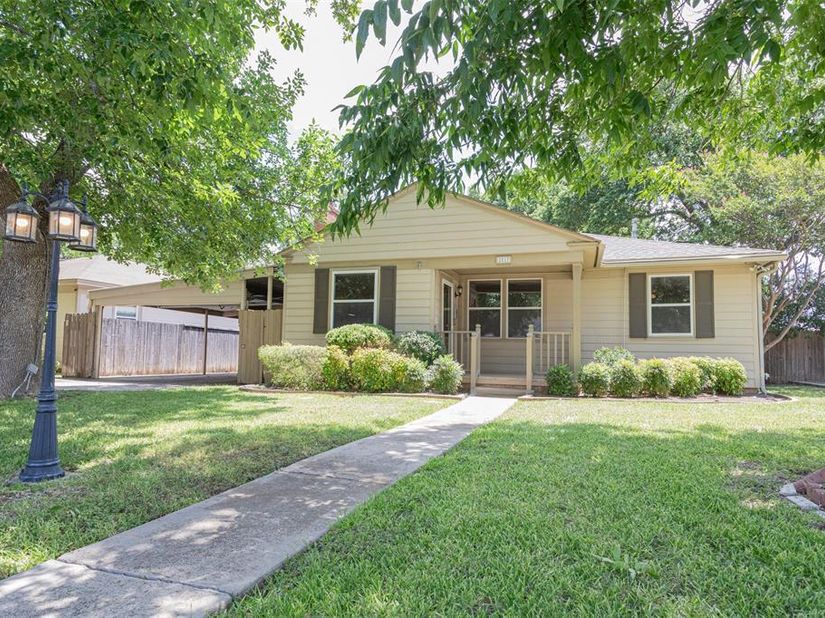 2517  Littlepage Street , Fort Worth Texas 76107