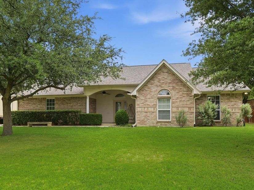 306  Oak Drive , Argyle Texas 76226