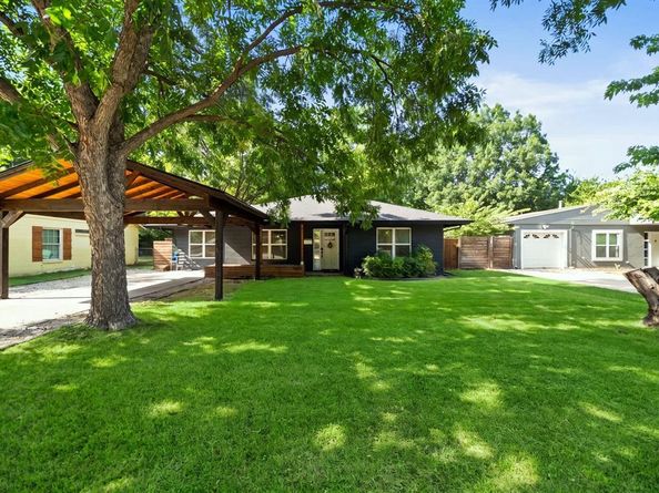 702  Crescent Street , Denton Texas 76201
